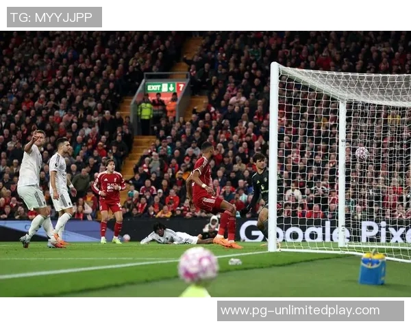 英超惊天冷门里昂顽强逼平曼联全场沸腾